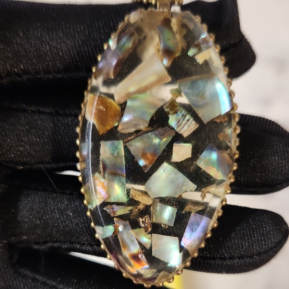 Abalone Iridescent Pendant Necklace 1960's - Picture 8 of 11